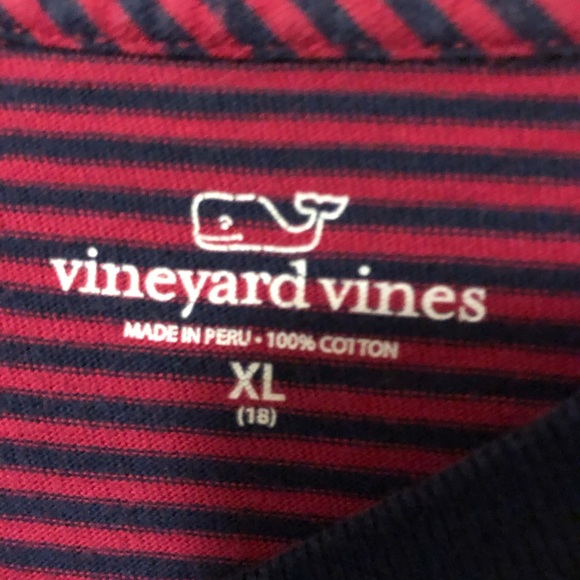 Like New Vineyard Vines along Sleeve Boys XL (18) - Picture 3 of 3